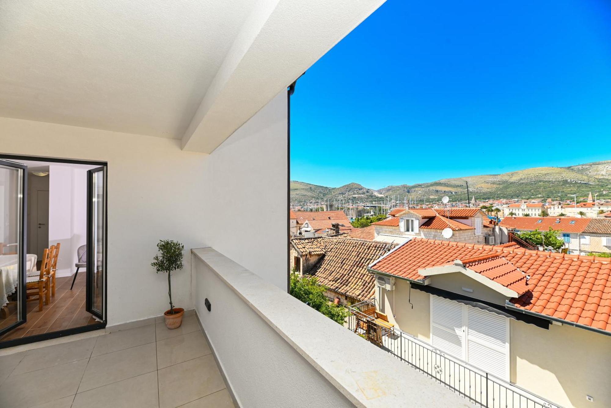 Downtown Apartments Maar Trogir Buitenkant foto