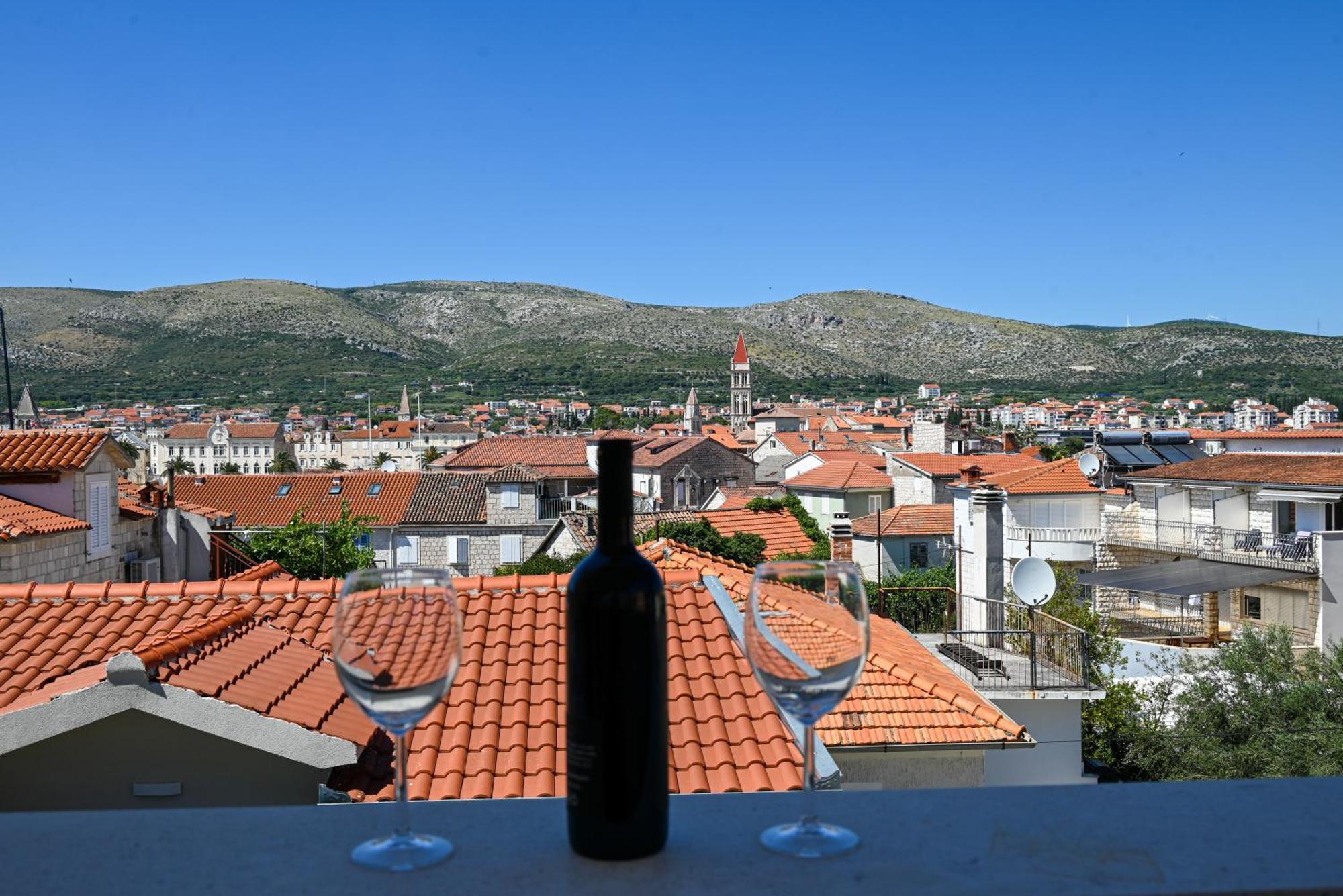 Downtown Apartments Maar Trogir Buitenkant foto