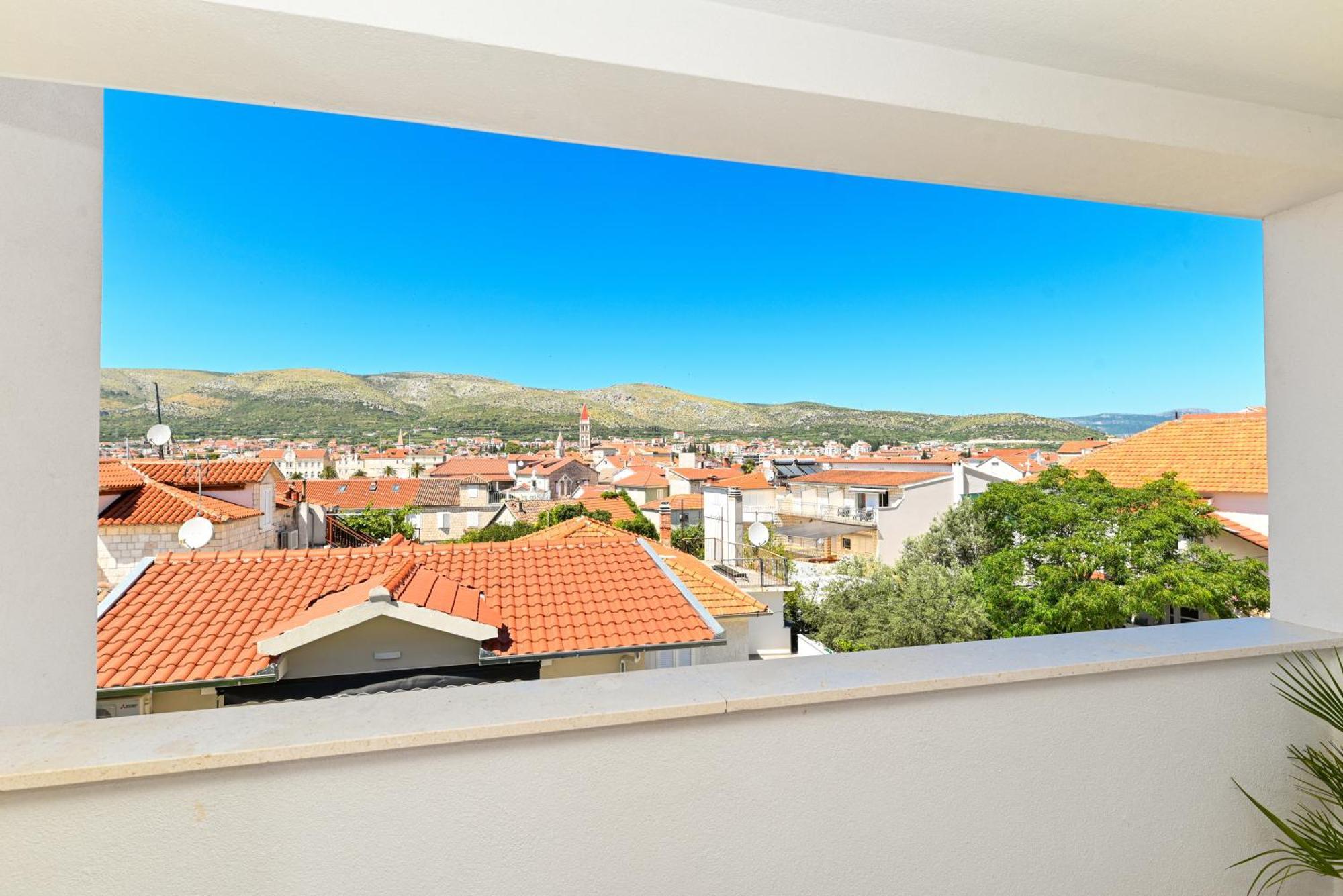 Downtown Apartments Maar Trogir Buitenkant foto