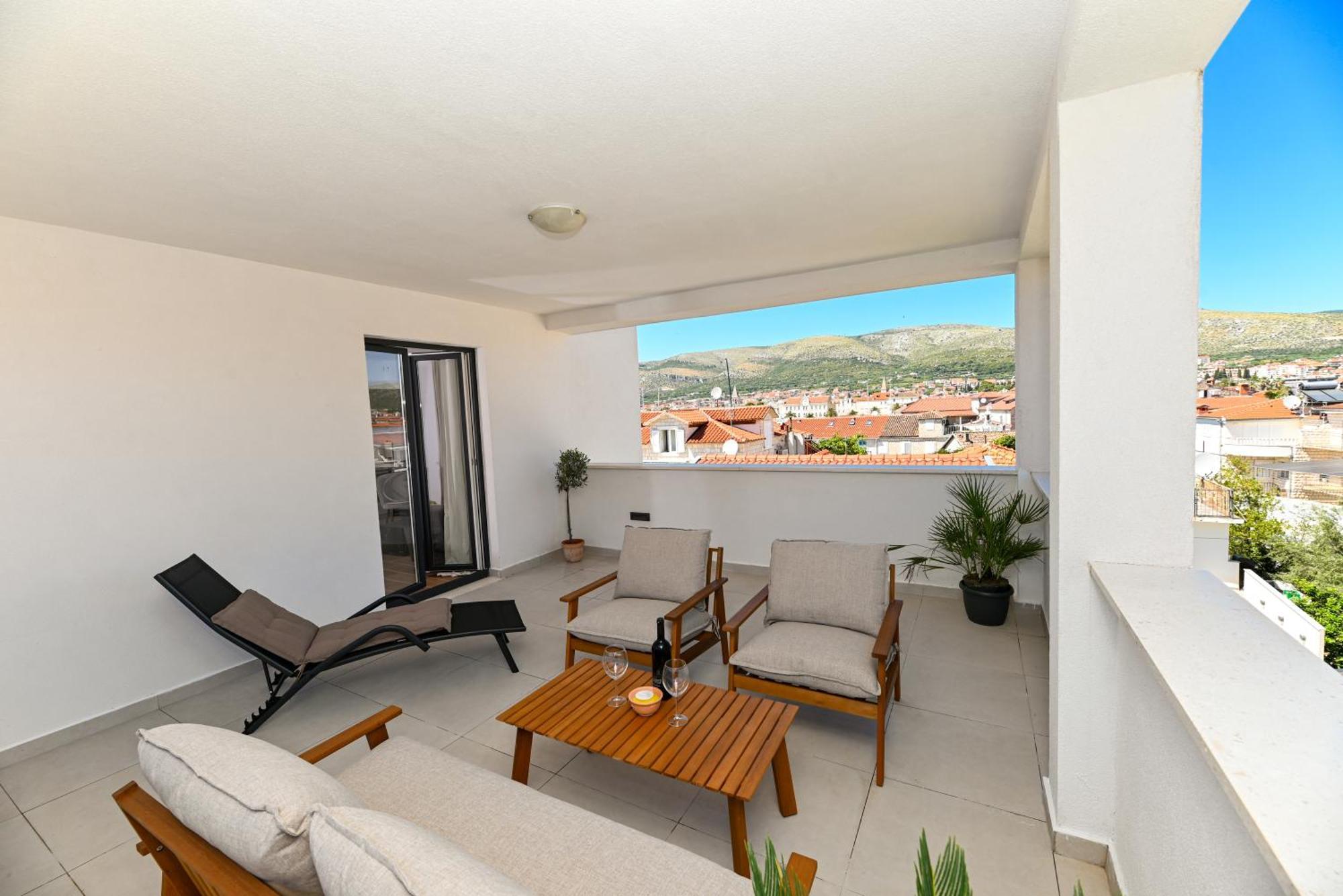 Downtown Apartments Maar Trogir Buitenkant foto