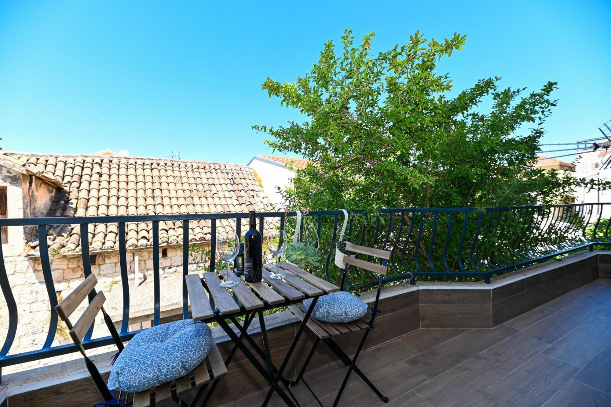 Downtown Apartments Maar Trogir Buitenkant foto